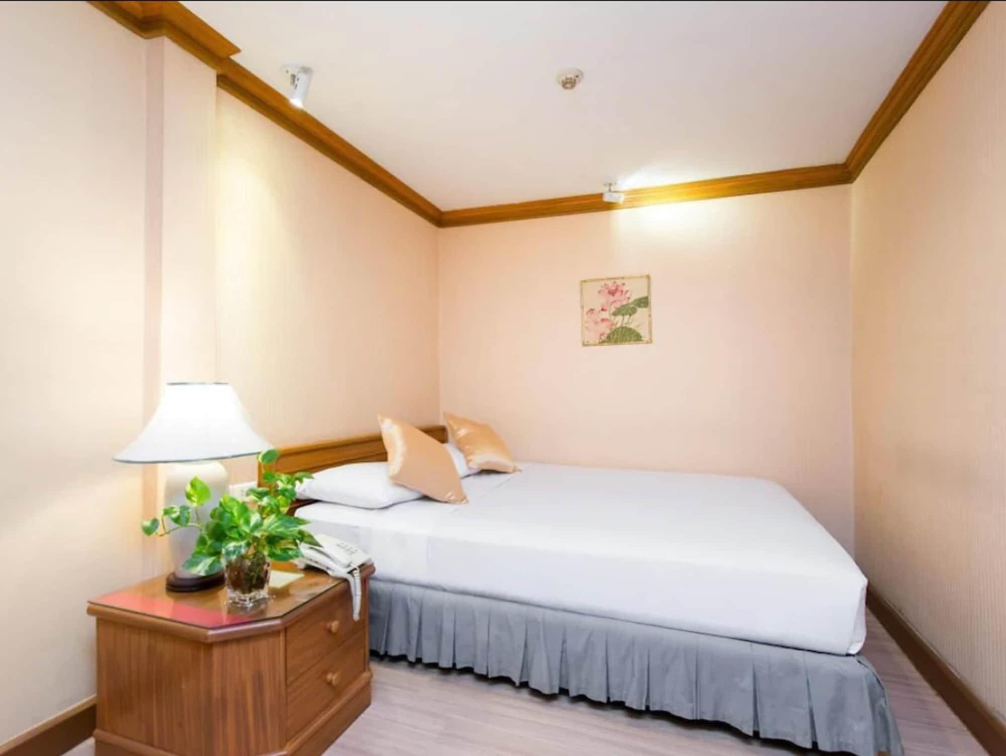 Wall Street Inn, Bangkok Esterno foto