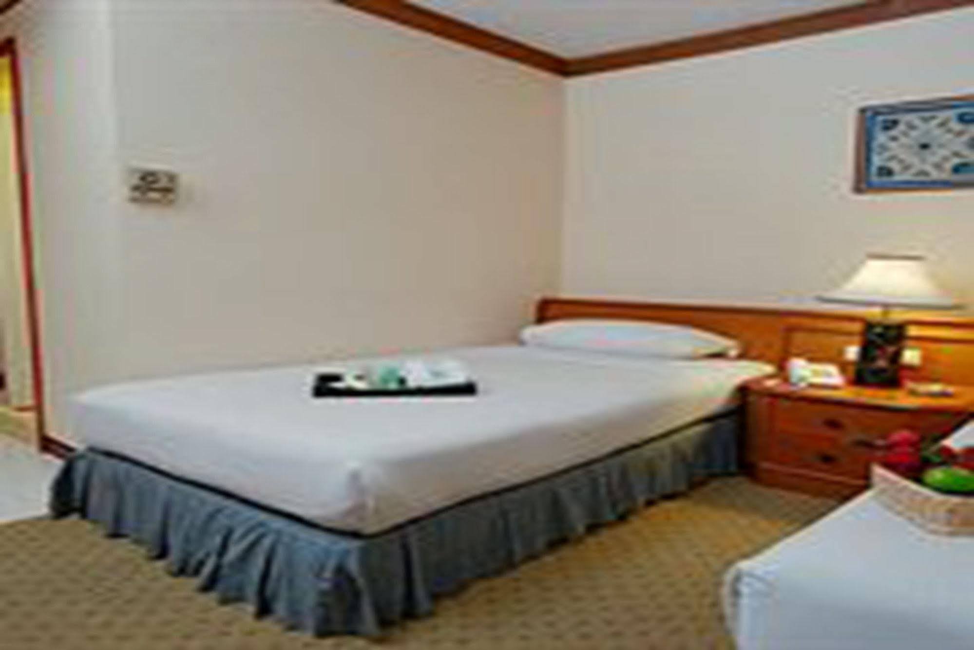 Wall Street Inn, Bangkok Esterno foto