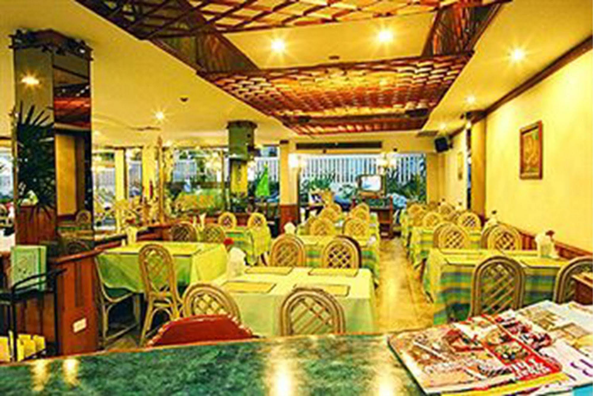 Wall Street Inn, Bangkok Esterno foto