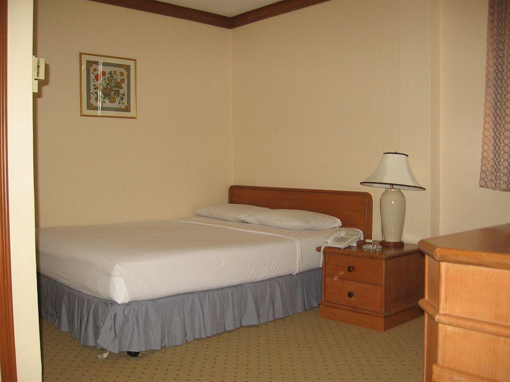 Wall Street Inn, Bangkok Esterno foto